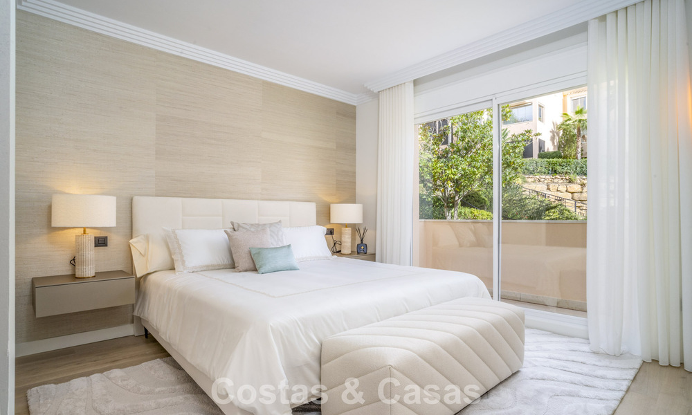 Spacious, modernised 4-bedroom apartment with sea views for sale in Nueva Andalucía, Marbella 798256