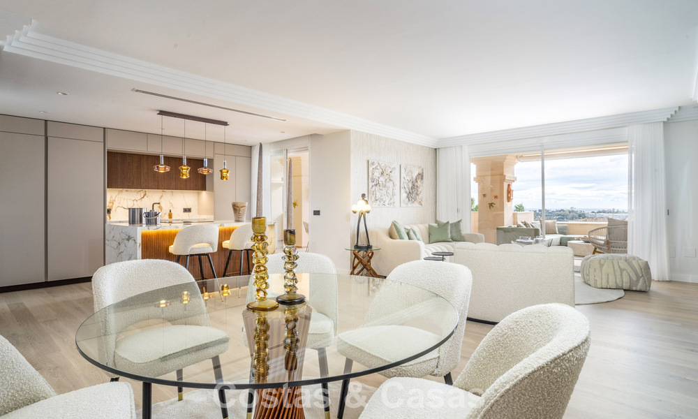 Spacious, modernised 4-bedroom apartment with sea views for sale in Nueva Andalucía, Marbella 798265
