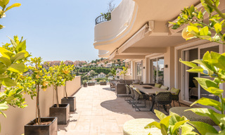 Luxurious, spacious duplex apartment with 4 bedrooms for sale in a prestigious resort-style complex in Nueva Andalucía, Marbella 798416 