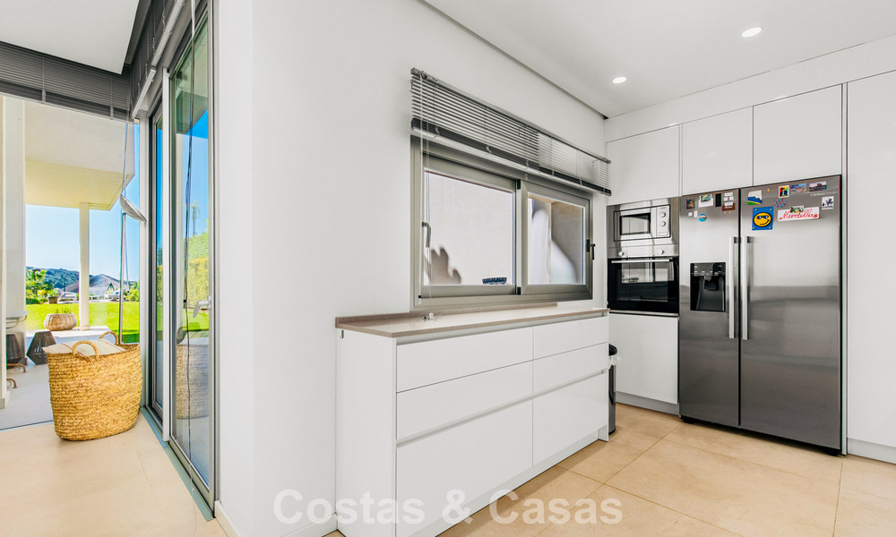 Luxury duplex apartment with large garden and sea views for sale in Marbella - Benahavís 798338
