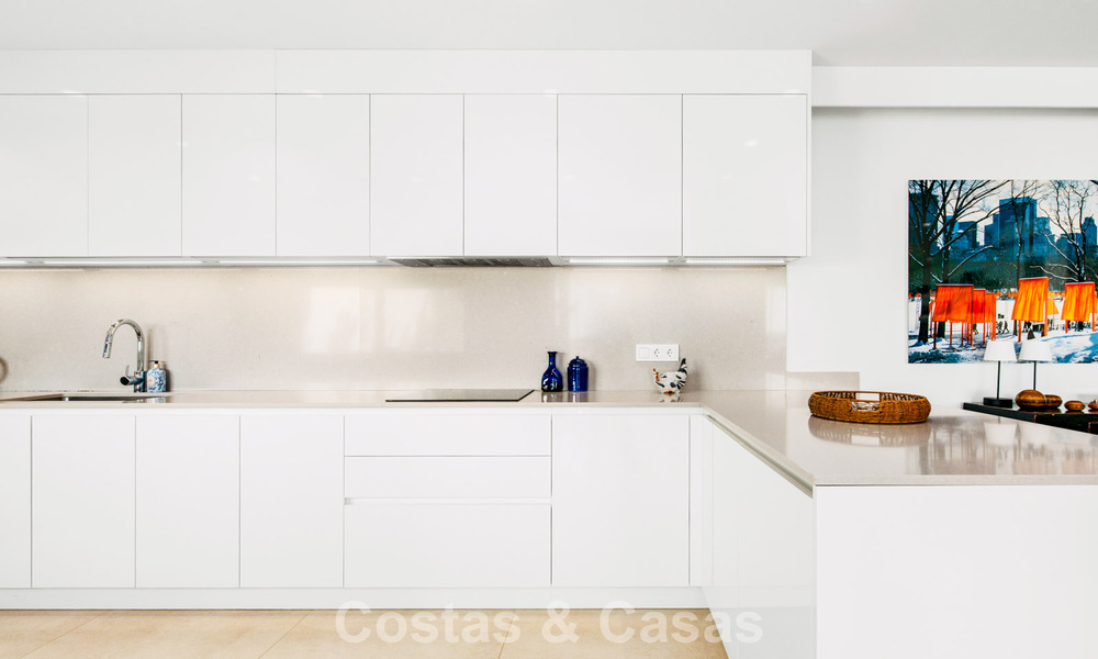 Luxury duplex apartment with large garden and sea views for sale in Marbella - Benahavís 798346