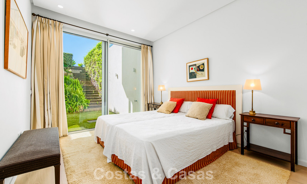 Luxury duplex apartment with large garden and sea views for sale in Marbella - Benahavís 798354