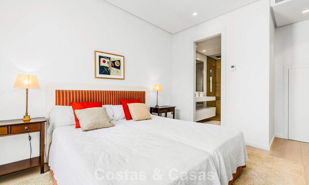 Luxury duplex apartment with large garden and sea views for sale in Marbella - Benahavís 798355