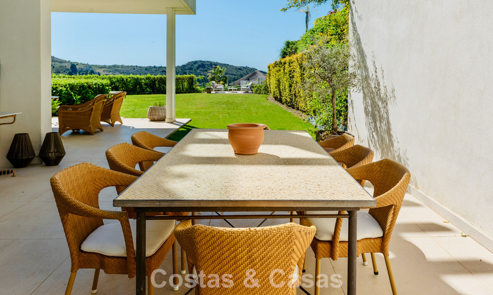 Luxury duplex apartment with large garden and sea views for sale in Marbella - Benahavís 798357