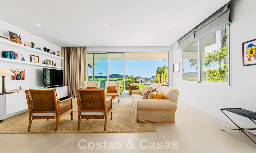 Luxury duplex apartment with large garden and sea views for sale in Marbella - Benahavís 798364