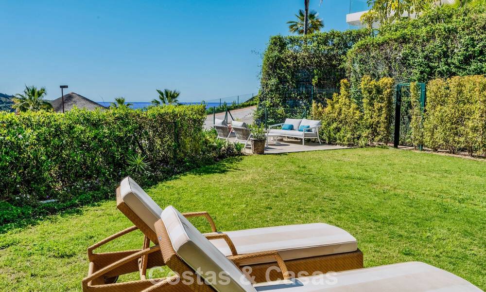 Luxury duplex apartment with large garden and sea views for sale in Marbella - Benahavís 798368