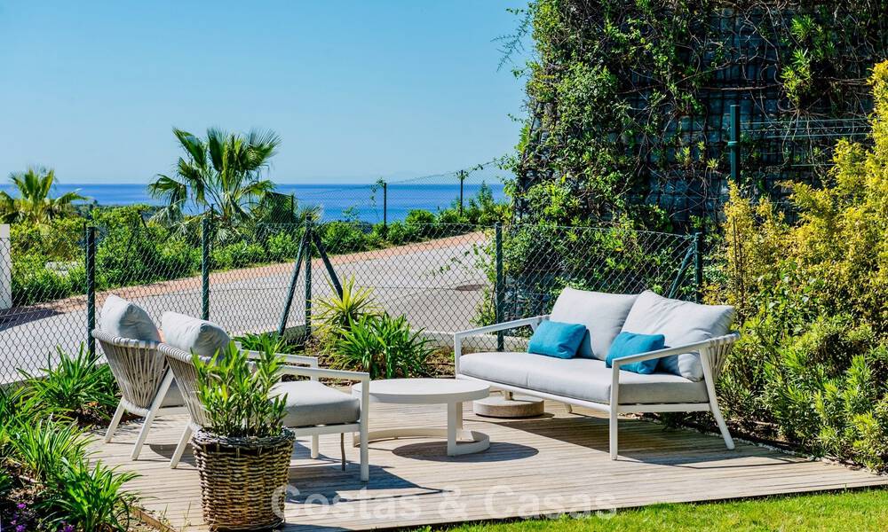 Luxury duplex apartment with large garden and sea views for sale in Marbella - Benahavís 798371