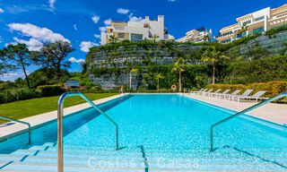 Luxury duplex apartment with large garden and sea views for sale in Marbella - Benahavís 798373 