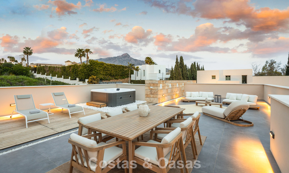 Advanced designer villa for sale just a stone’s throw from the golf course, in the heart of Nueva Andalucía, Marbella 798427