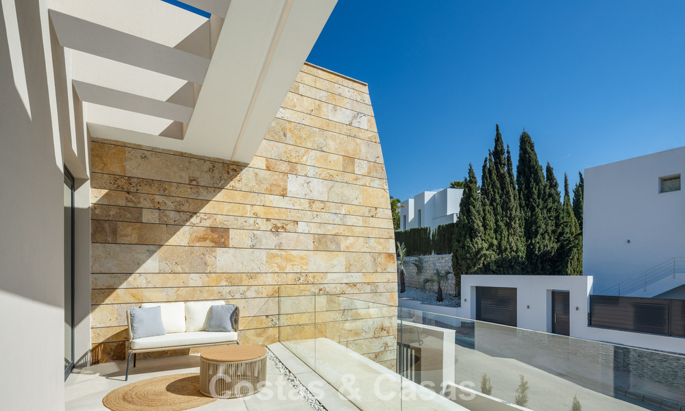 Advanced designer villa for sale just a stone’s throw from the golf course, in the heart of Nueva Andalucía, Marbella 798434