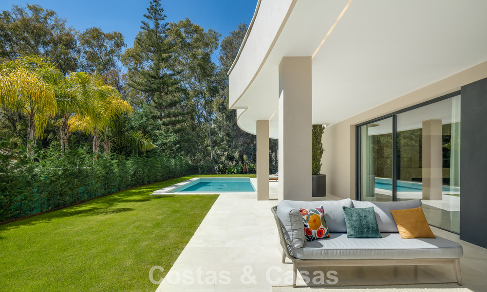 Advanced designer villa for sale just a stone’s throw from the golf course, in the heart of Nueva Andalucía, Marbella 798448