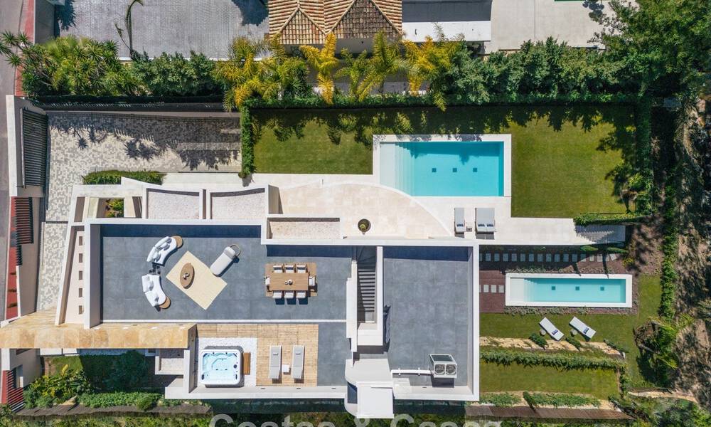 Advanced designer villa for sale just a stone’s throw from the golf course, in the heart of Nueva Andalucía, Marbella 798450