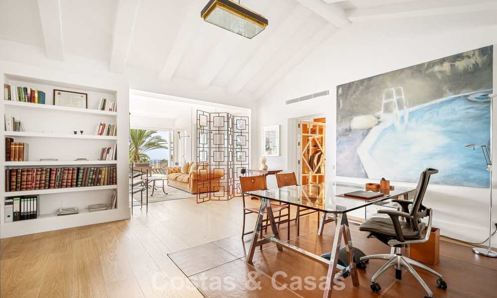 Stately luxury villa with a classic mediterranean architectural style and beautiful gardens for sale in Sierra Blanca, Marbella 798473