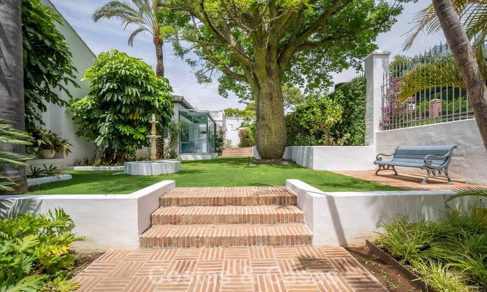 Stately luxury villa with a classic mediterranean architectural style and beautiful gardens for sale in Sierra Blanca, Marbella 798479