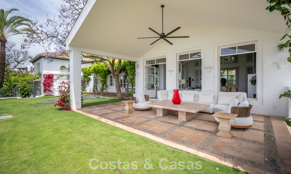 Stately luxury villa with a classic mediterranean architectural style and beautiful gardens for sale in Sierra Blanca, Marbella 798489