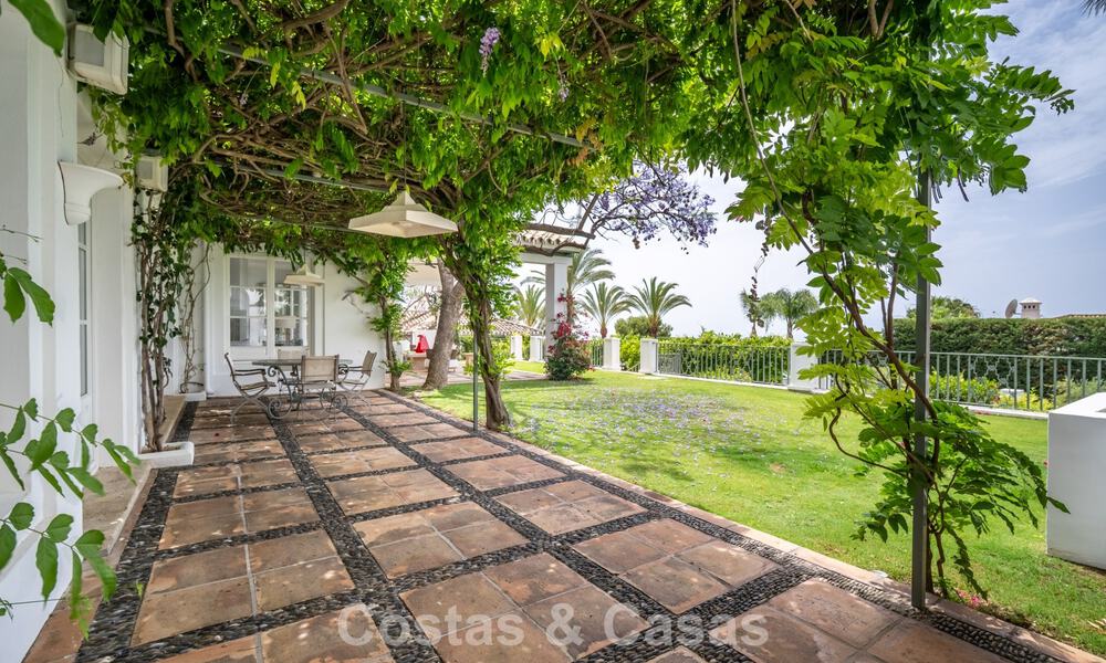 Stately luxury villa with a classic mediterranean architectural style and beautiful gardens for sale in Sierra Blanca, Marbella 798496