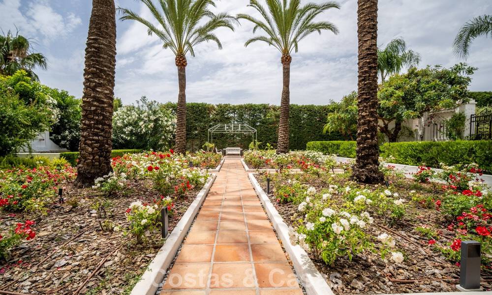 Stately luxury villa with a classic mediterranean architectural style and beautiful gardens for sale in Sierra Blanca, Marbella 798504