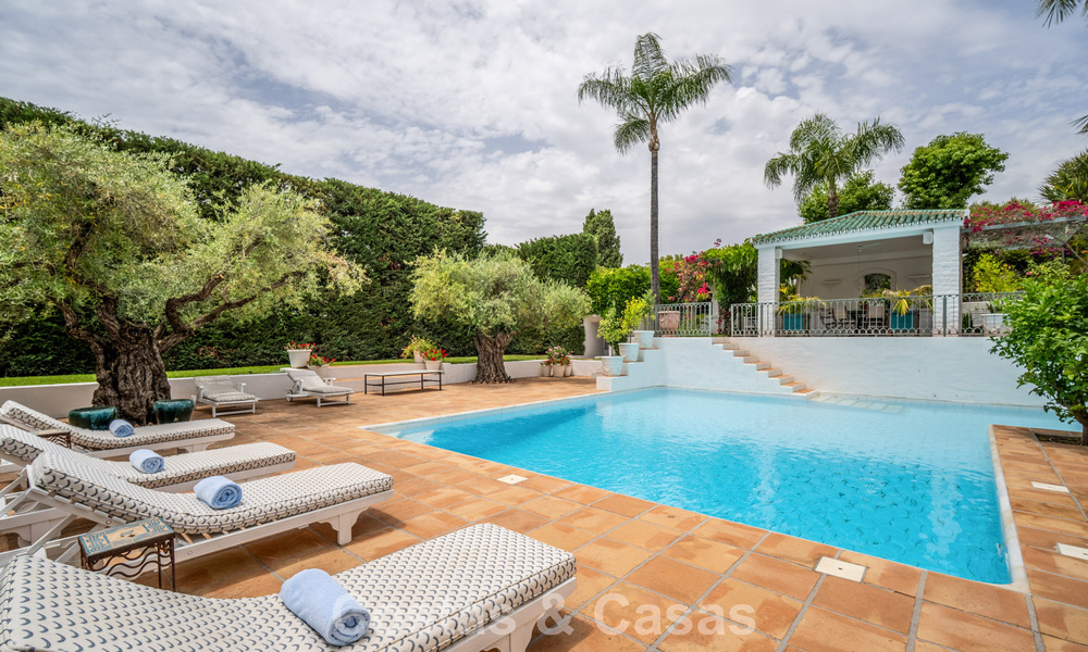 Stately luxury villa with a classic mediterranean architectural style and beautiful gardens for sale in Sierra Blanca, Marbella 798509