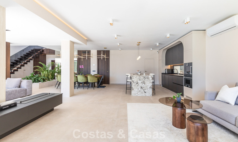 Beautifully renovated modern mediterranean villa with sea views for sale in Benahavís - Marbella 798558