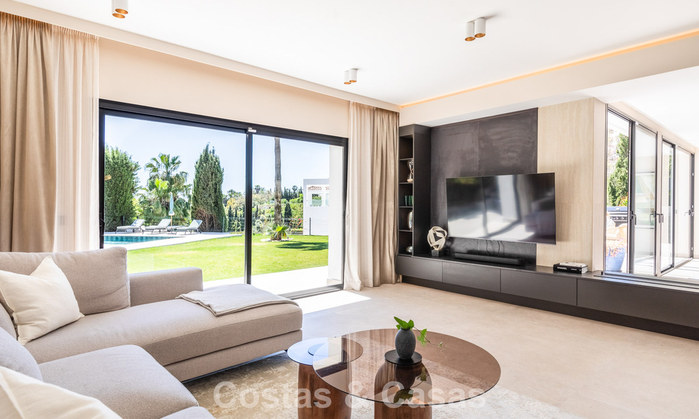 Beautifully renovated modern mediterranean villa with sea views for sale in Benahavís - Marbella 798559