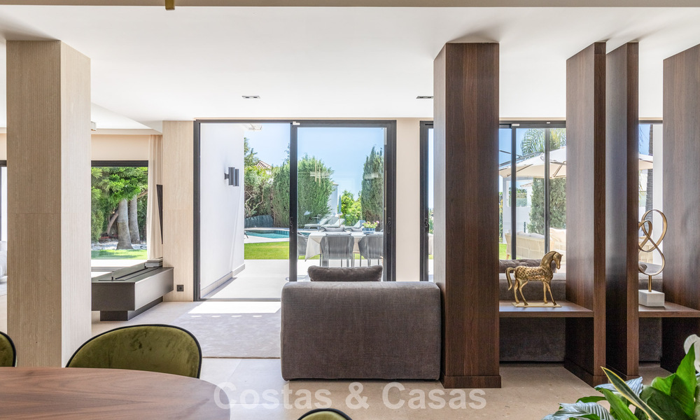 Beautifully renovated modern mediterranean villa with sea views for sale in Benahavís - Marbella 798561