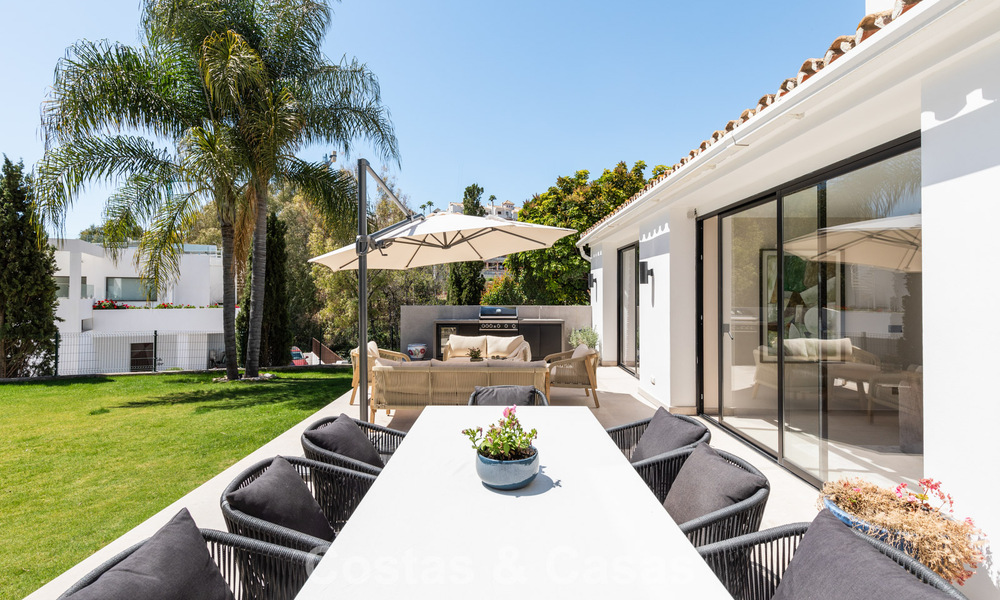 Beautifully renovated modern mediterranean villa with sea views for sale in Benahavís - Marbella 798562