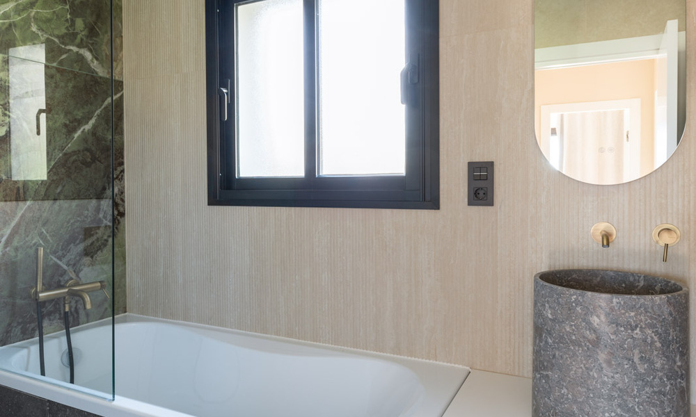 Beautifully renovated modern mediterranean villa with sea views for sale in Benahavís - Marbella 798580