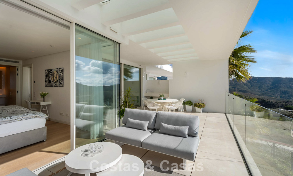 Modern luxury apartment for sale with sea views in a boutique complex in the hills near Marbella town 798590