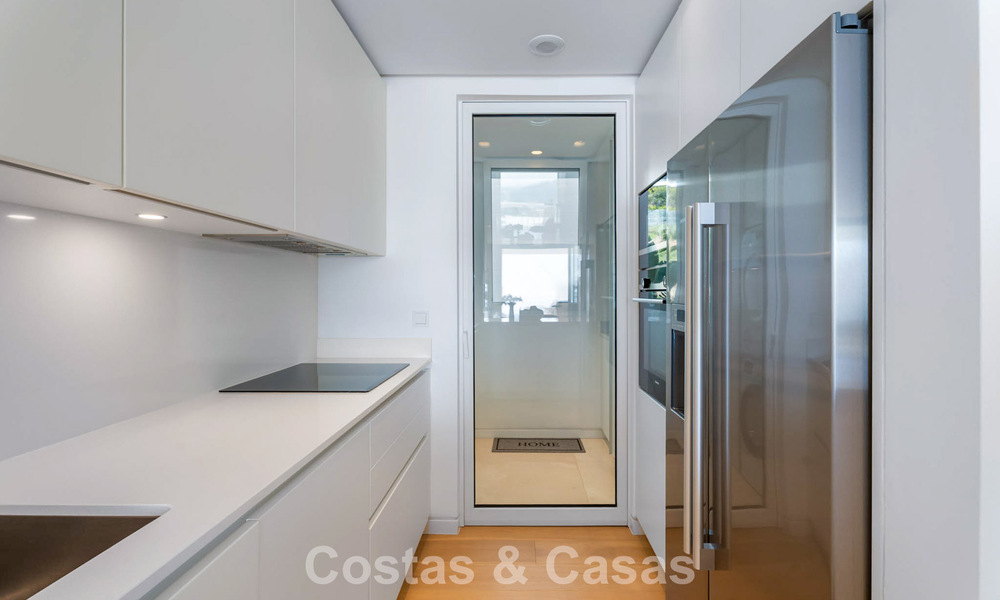 Modern luxury apartment for sale with sea views in a boutique complex in the hills near Marbella town 798597