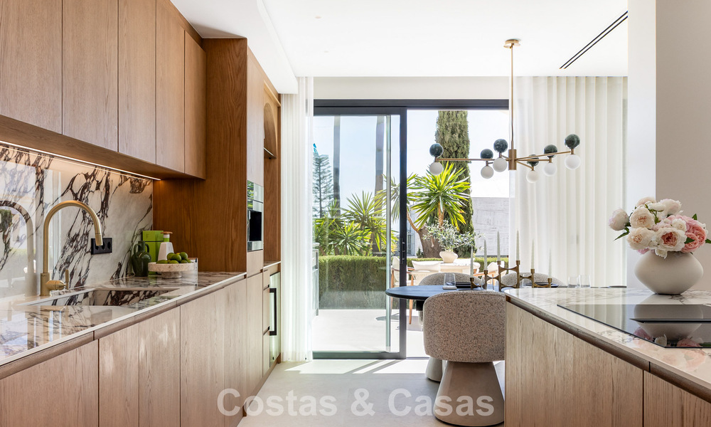 Luxury designer townhouse with panoramic sea views for sale in La Quinta, Marbella - Benahavís 798608