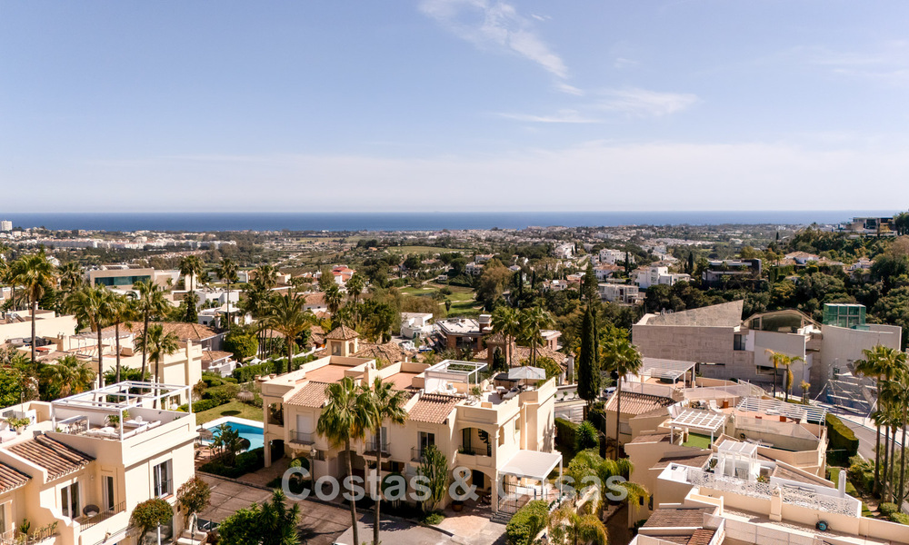 Luxury designer townhouse with panoramic sea views for sale in La Quinta, Marbella - Benahavís 798610