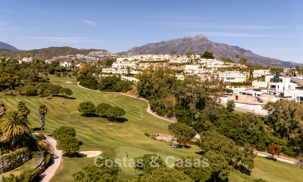 Luxury designer townhouse with panoramic sea views for sale in La Quinta, Marbella - Benahavís 798611
