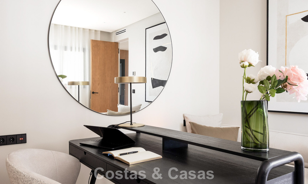 Luxury designer townhouse with panoramic sea views for sale in La Quinta, Marbella - Benahavís 798626
