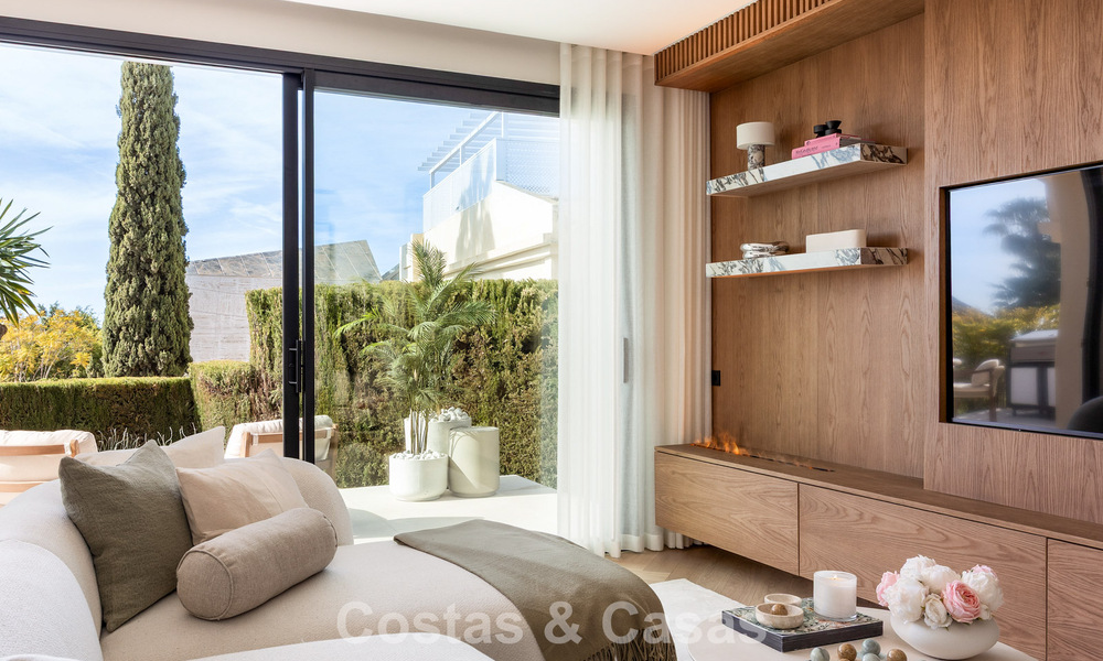 Luxury designer townhouse with panoramic sea views for sale in La Quinta, Marbella - Benahavís 798631
