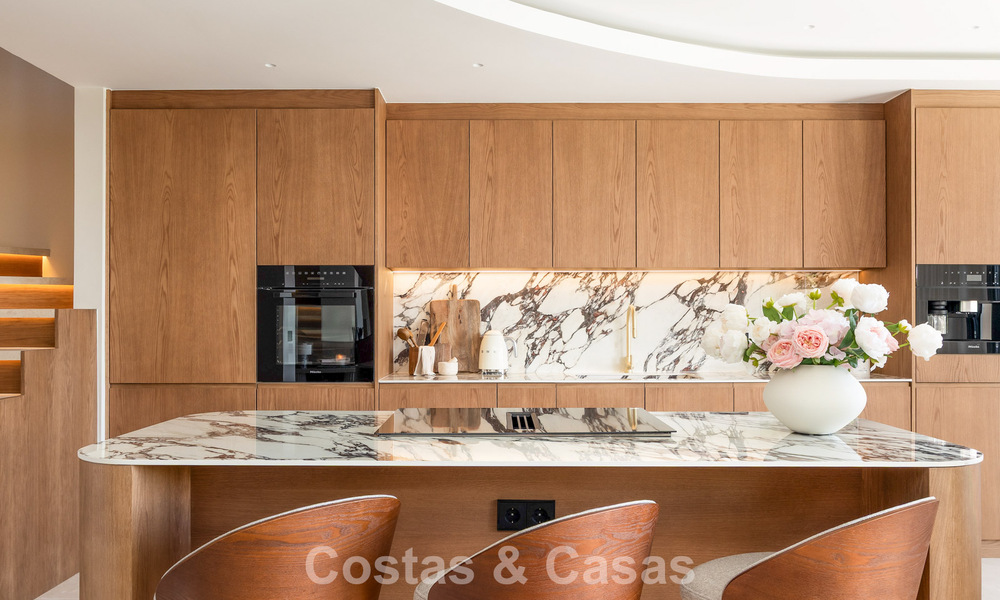 Luxury designer townhouse with panoramic sea views for sale in La Quinta, Marbella - Benahavís 798634
