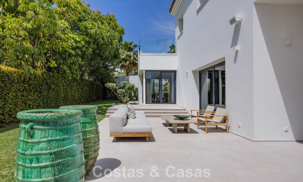 Ready-to-move-in, contemporary Mediterranean luxury villa for sale in a golf area of Marbella - Benahavís 798698