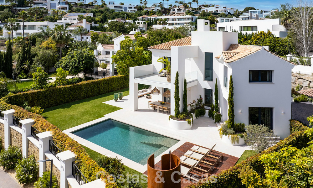 Ready-to-move-in, contemporary Mediterranean luxury villa for sale in a golf area of Marbella - Benahavís 798701
