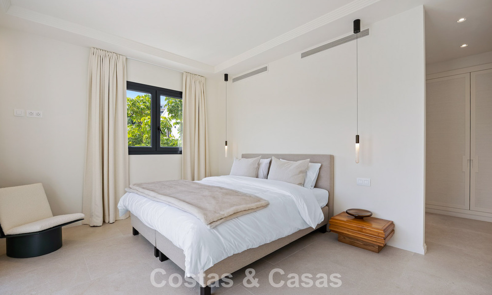 Ready-to-move-in, contemporary Mediterranean luxury villa for sale in a golf area of Marbella - Benahavís 798706