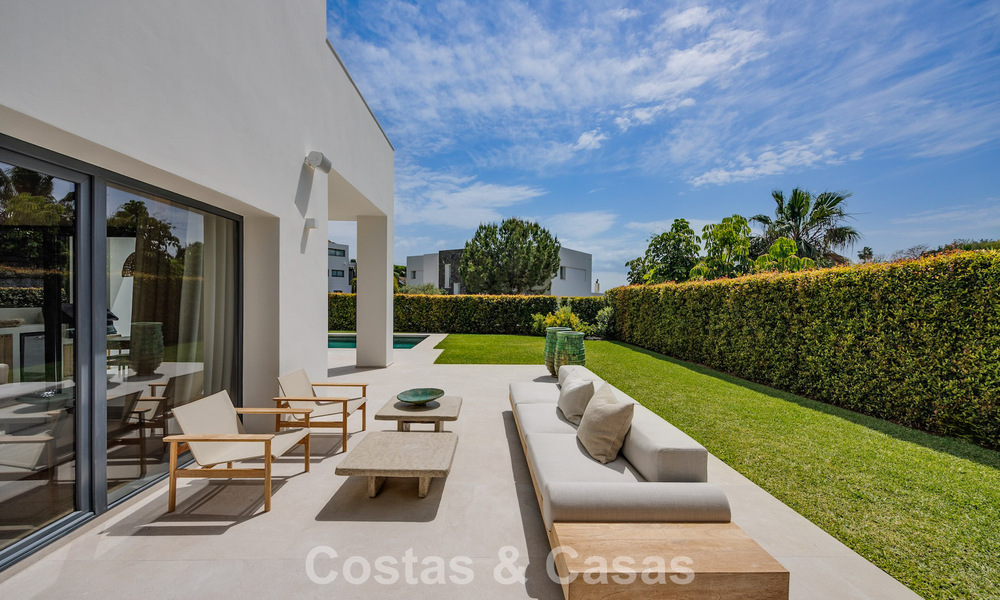 Ready-to-move-in, contemporary Mediterranean luxury villa for sale in a golf area of Marbella - Benahavís 798711