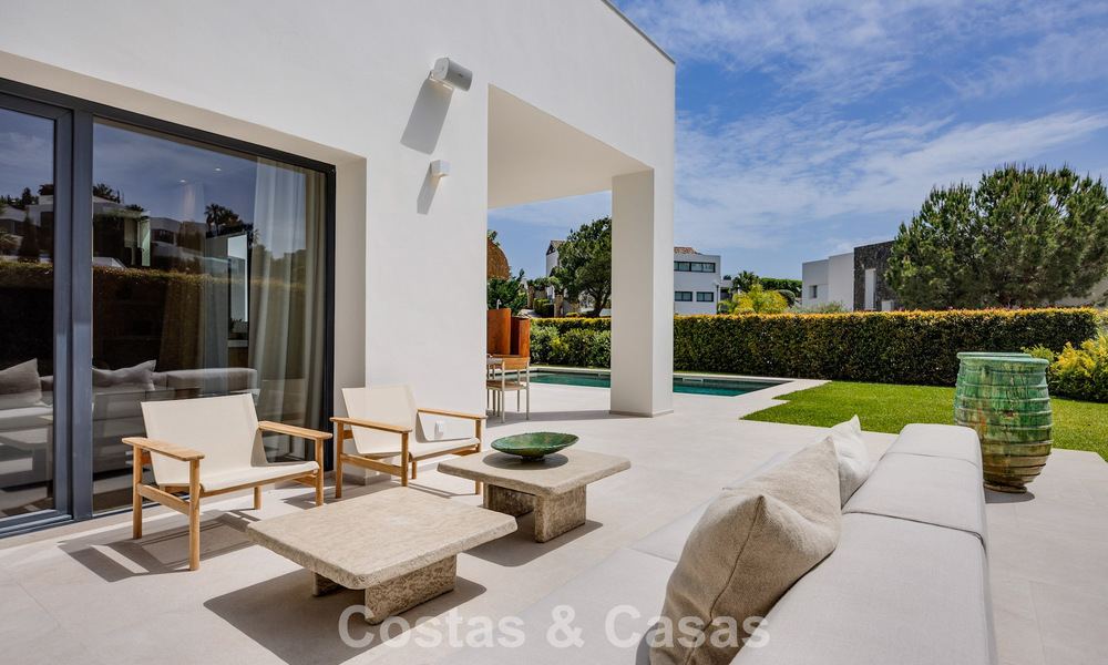Ready-to-move-in, contemporary Mediterranean luxury villa for sale in a golf area of Marbella - Benahavís 798713