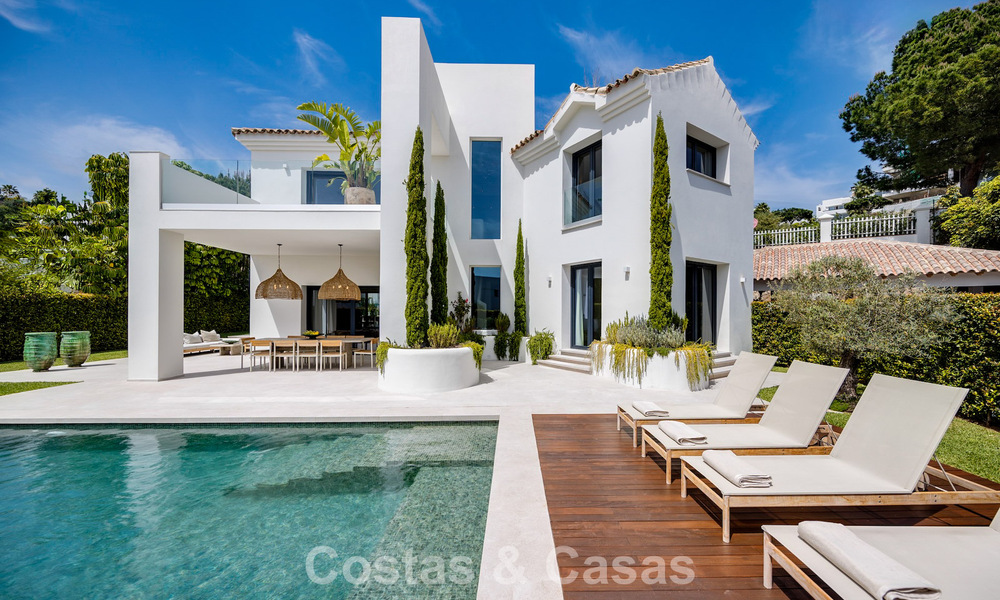 Ready-to-move-in, contemporary Mediterranean luxury villa for sale in a golf area of Marbella - Benahavís 798719