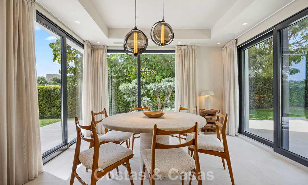 Ready-to-move-in, contemporary Mediterranean luxury villa for sale in a golf area of Marbella - Benahavís 798721