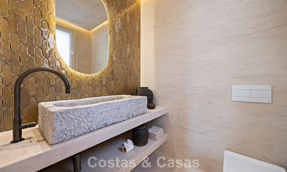 Ready-to-move-in, contemporary Mediterranean luxury villa for sale in a golf area of Marbella - Benahavís 798723
