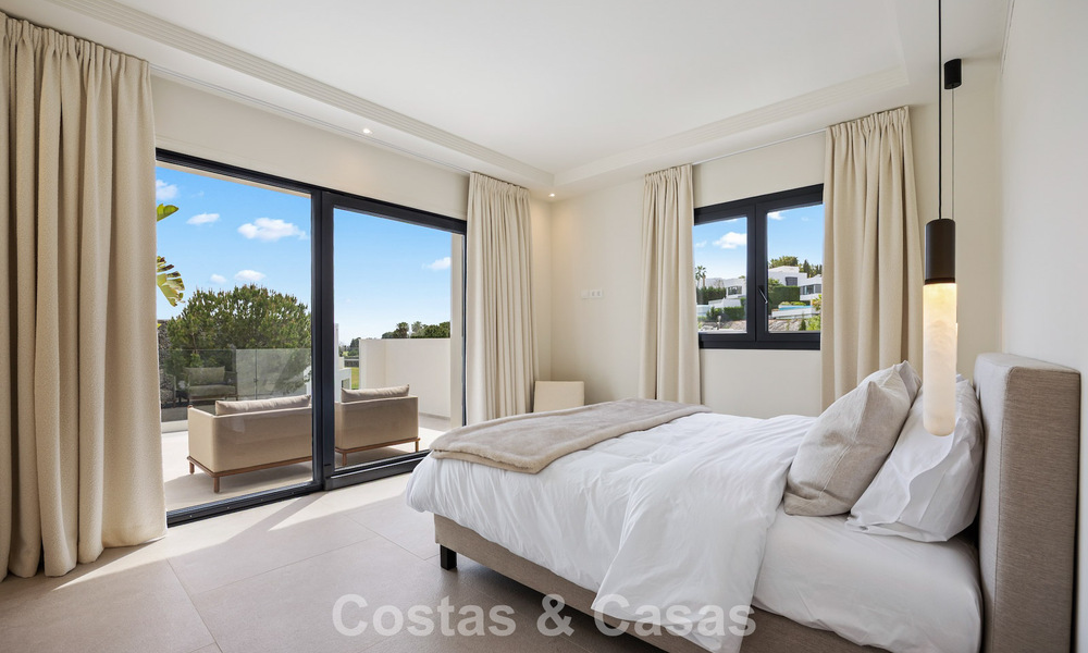 Ready-to-move-in, contemporary Mediterranean luxury villa for sale in a golf area of Marbella - Benahavís 798727