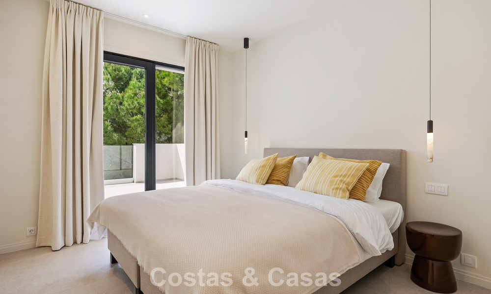 Ready-to-move-in, contemporary Mediterranean luxury villa for sale in a golf area of Marbella - Benahavís 798732