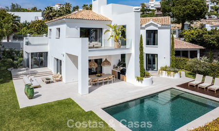 Ready-to-move-in, contemporary Mediterranean luxury villa for sale in a golf area of Marbella - Benahavís 798736