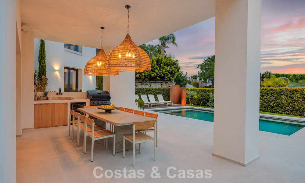 Ready-to-move-in, contemporary Mediterranean luxury villa for sale in a golf area of Marbella - Benahavís 798738