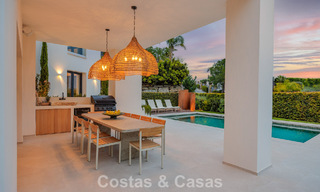 Ready-to-move-in, contemporary Mediterranean luxury villa for sale in a golf area of Marbella - Benahavís 798738 