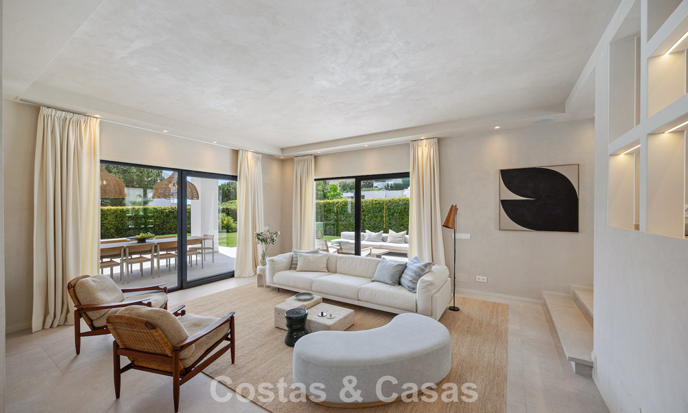 Ready-to-move-in, contemporary Mediterranean luxury villa for sale in a golf area of Marbella - Benahavís 798740
