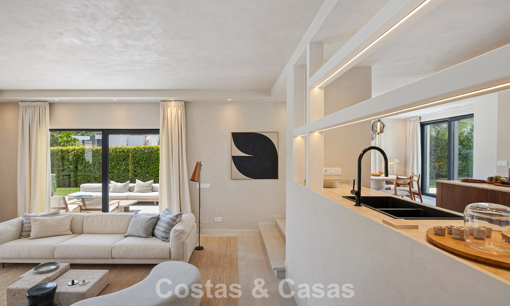 Ready-to-move-in, contemporary Mediterranean luxury villa for sale in a golf area of Marbella - Benahavís 798742